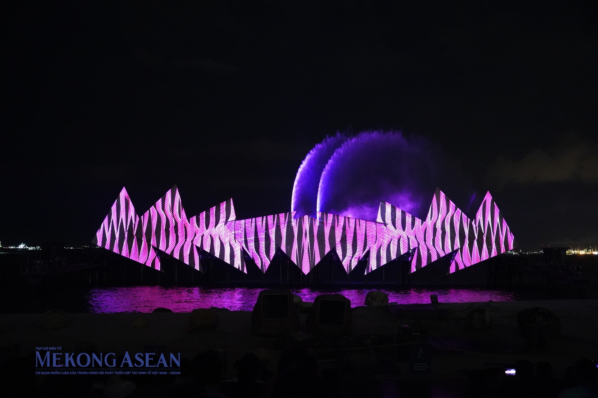 Chiêm ngưỡng show nhạc nước nổi tiếng nhất Singapore