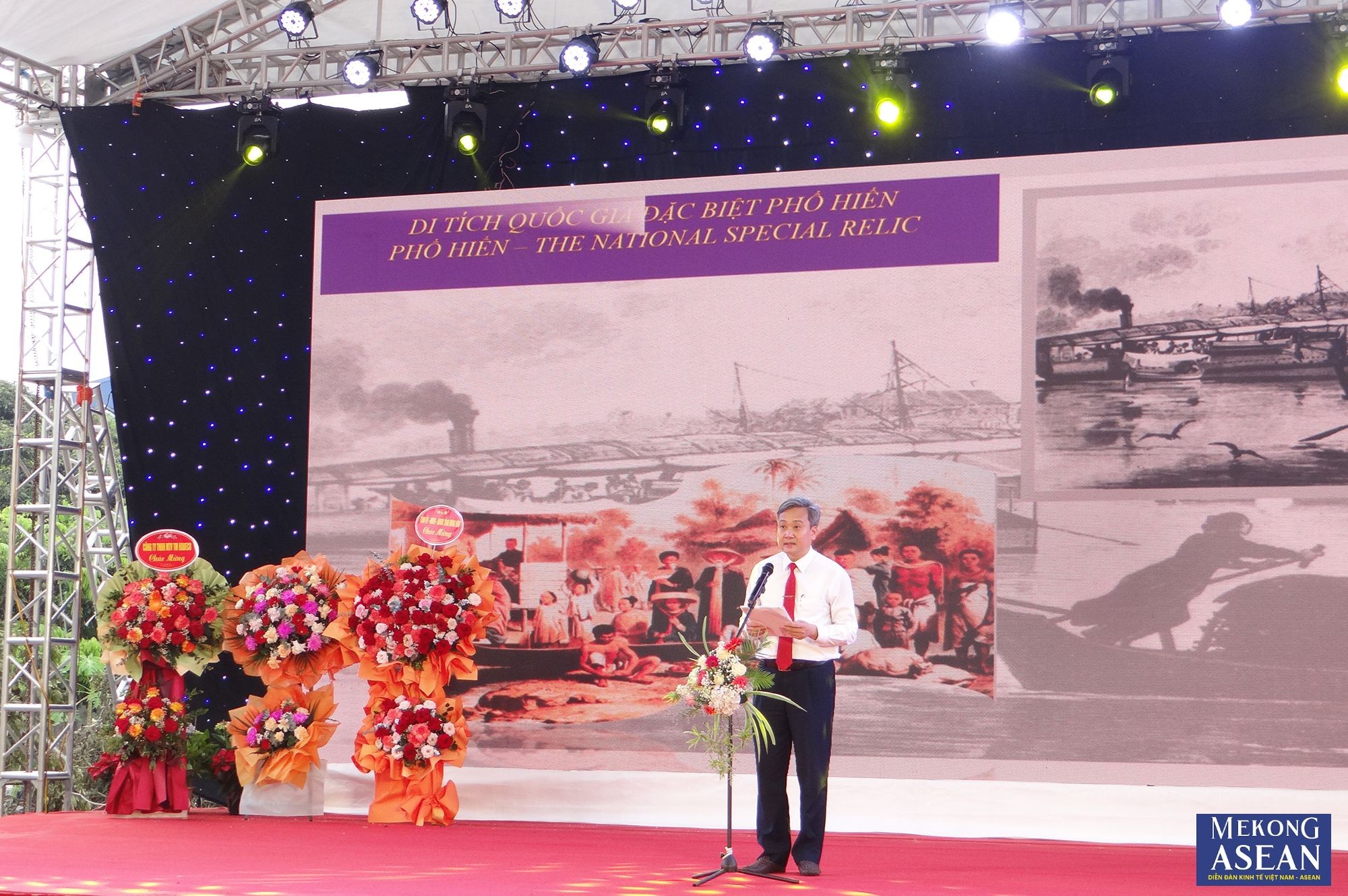 Ông Đỗ Hữu Nhân, Giám đốc Sở Văn hóa, Thể thao và Du lịch tỉnh Hưng Yên phát biểu khai mạc sự kiện.