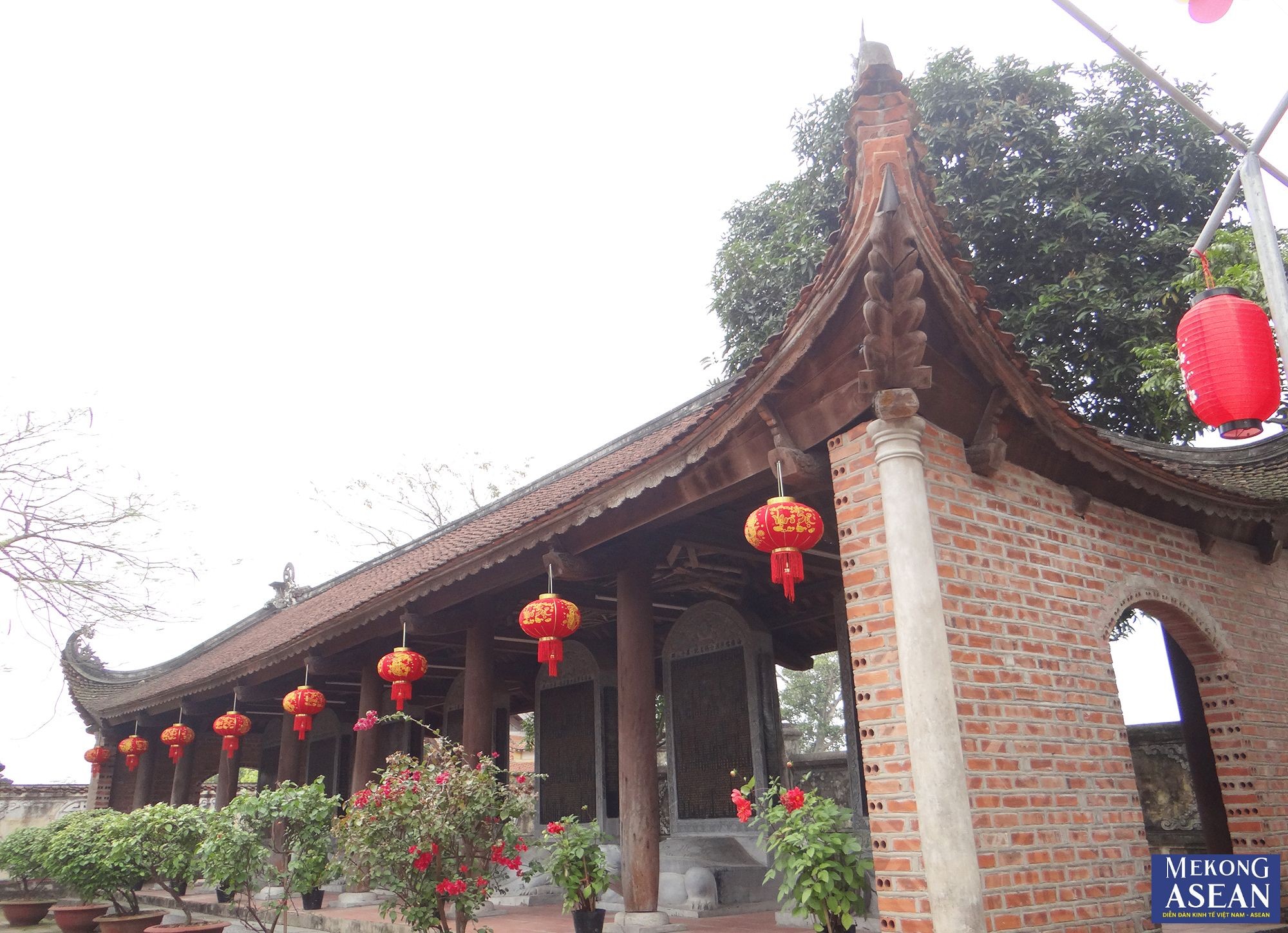 Bên cạnh việc tổ chức lễ hội và các sinh hoạt tâm linh cũng như tiếp đón khách tham quan, chiêm bái, hiện Văn miếu Mao Điền còn là nơi tổ chức các hoạt động như chương trình khuyến học, biểu dương học sinh giỏi và đạt thành tích cao trong các kỳ thi đại học…