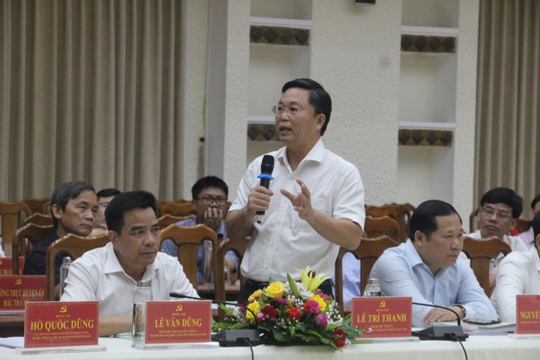 Lãnh đạo các tỉnh chia sẻ khó khăn vướng mắc.