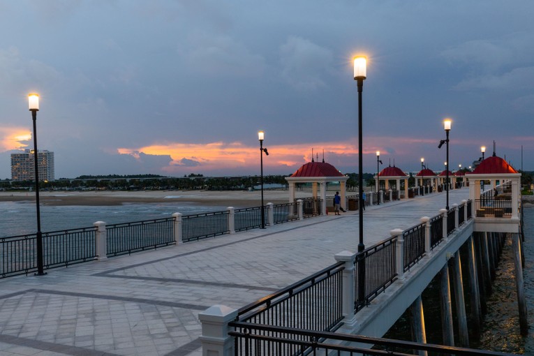 Một góc cầu ngắm biển Hamptons Pier ở Bà Rịa-Vũng Tàu.
