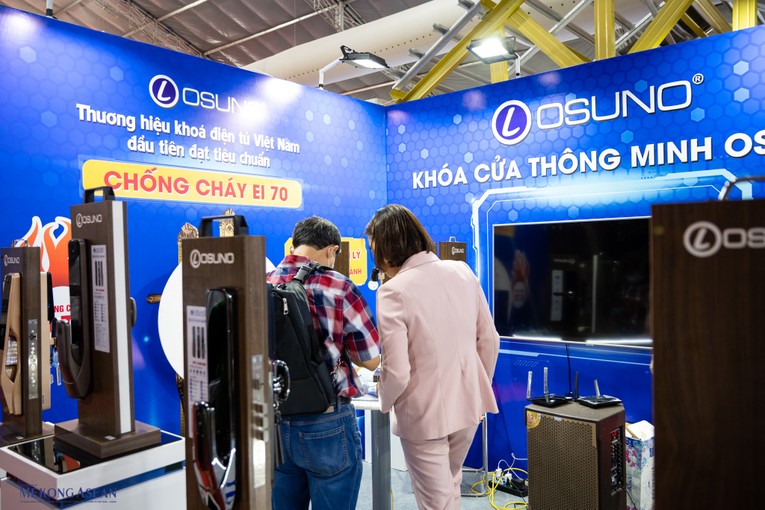 Osuno là thương hiệu chuyên về khóa điện tử thông minh với các phân khúc từ bình dân đến cao cấp. Ảnh: Quách Sơn.