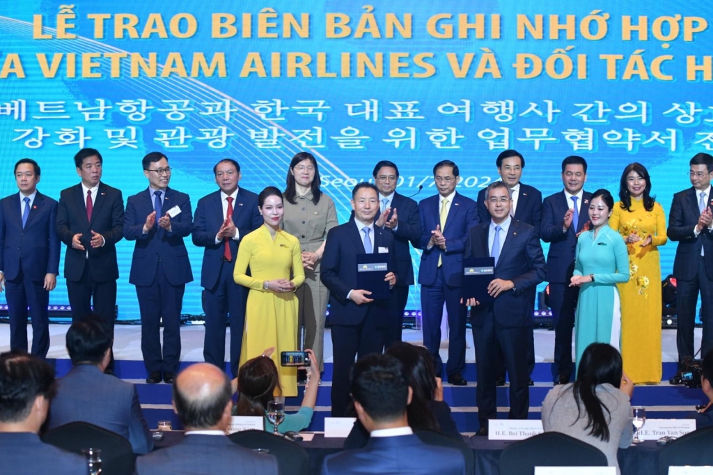 Lễ trao biên bản ghi nhớ hợp tác giữa Vietnam Airlines và các đối tác Hàn Quốc