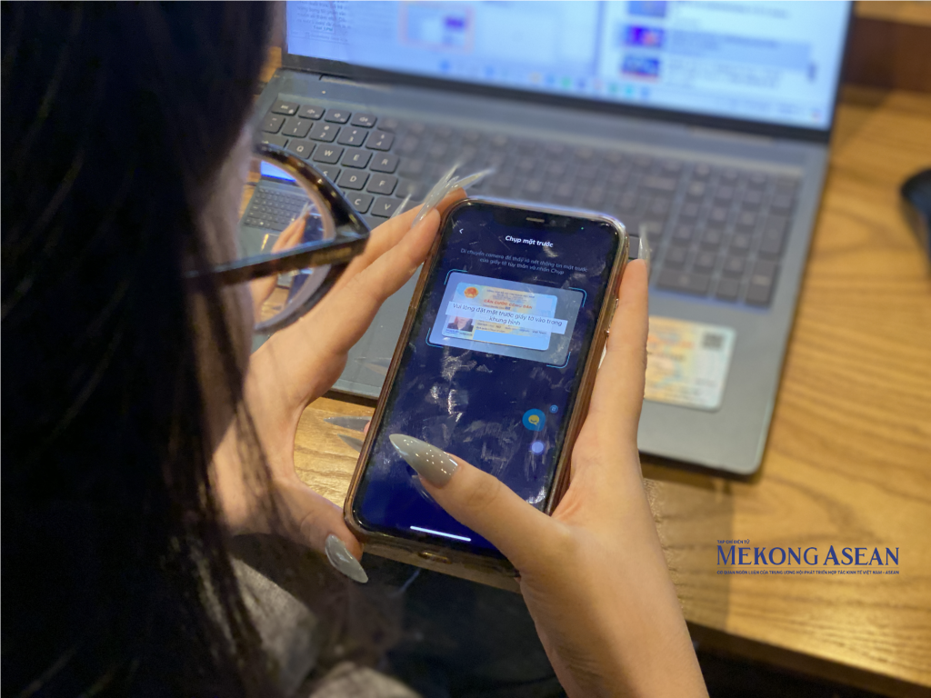 Từ 15/4, những thuê bao di động nào có nguy cơ bị khoá SIM?
