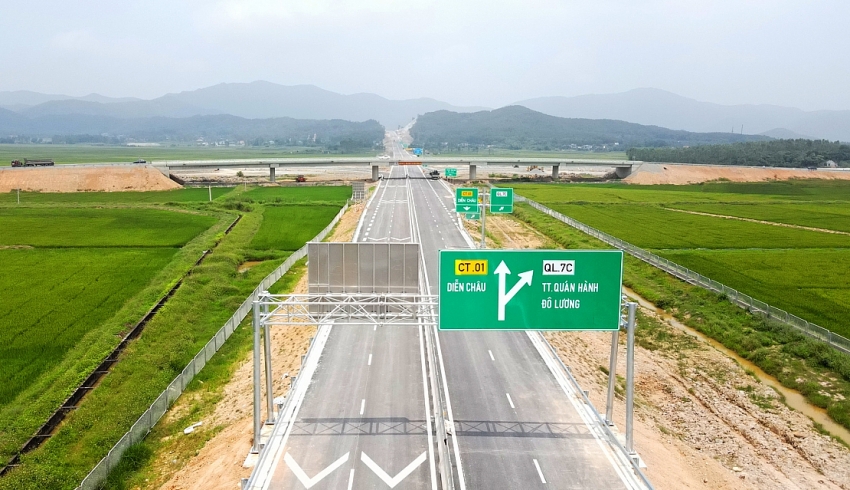 Hơn 650km cao tốc Bắc - Nam được nối thông trong 6 tháng đầu năm 2024