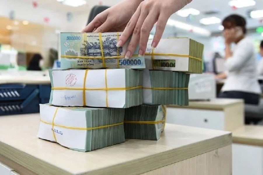 Đầu tháng 7, lãi suất tiền gửi vẫn tiếp tục tăng cao