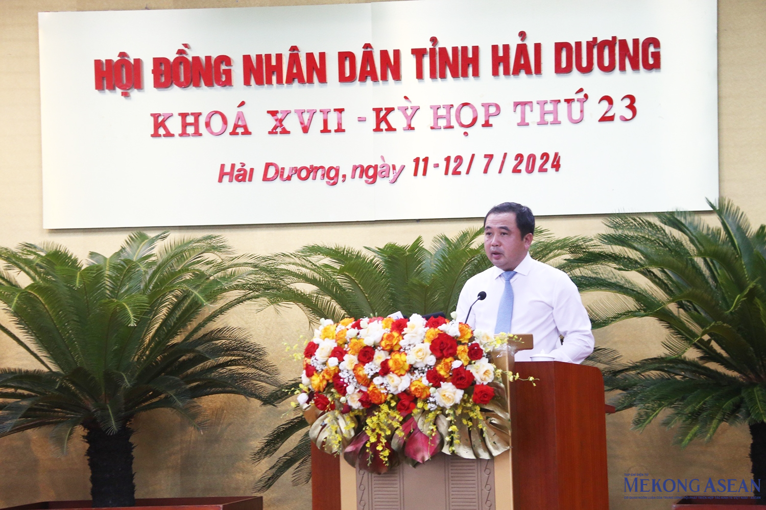 Ông Trần Đức Thắng, Ủy viên Trung ương Đảng, Bí thư Tỉnh ủy Hải Dương phát biểu tại kỳ họp.