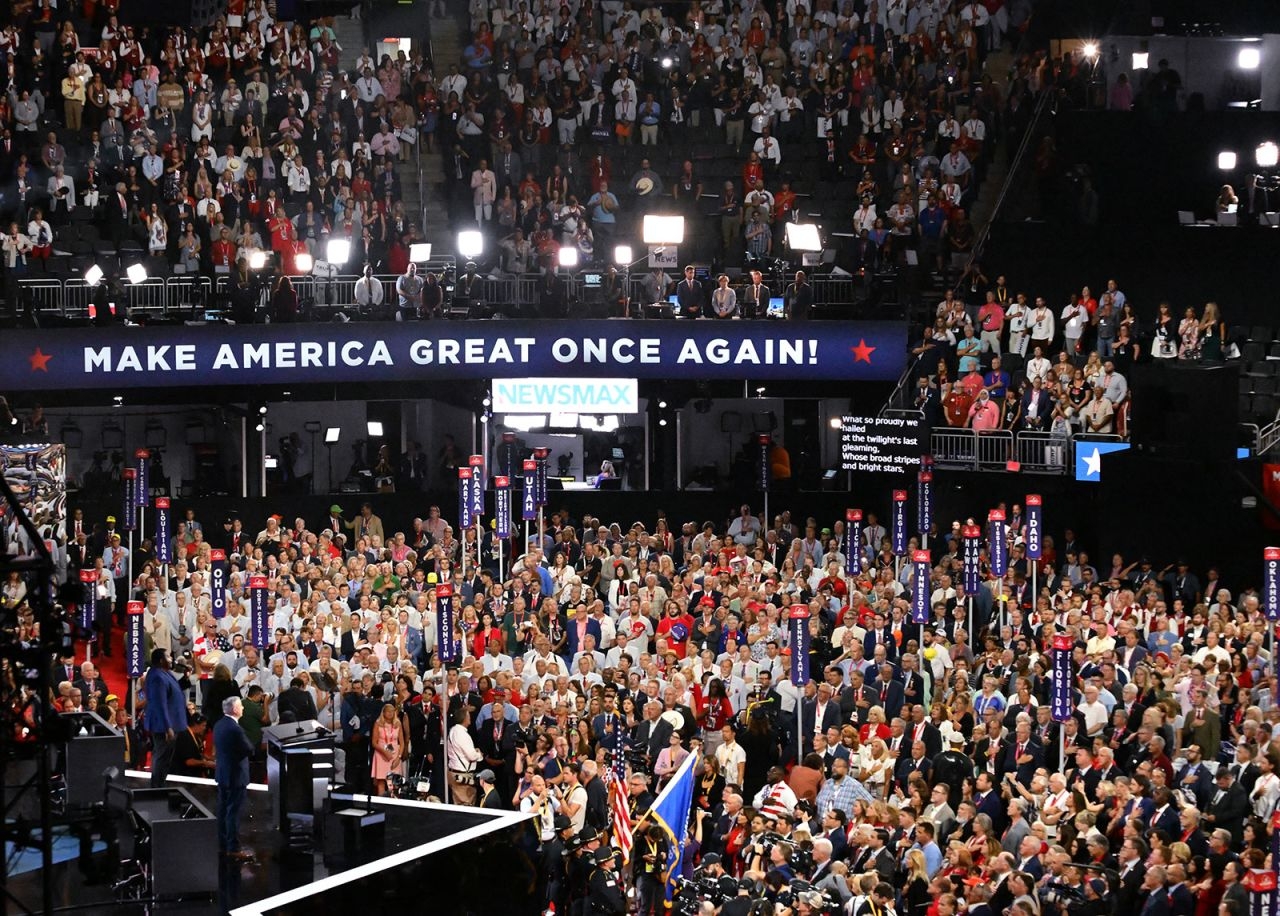 Ông Trump chọn người từng chỉ trích mình làm 'phó tướng' chạy đua vào Nhà Trắng