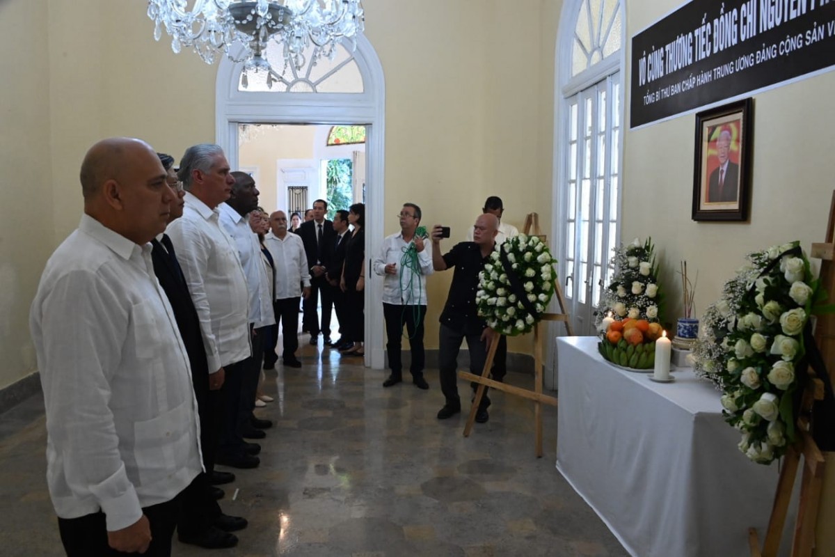 Bí thư thứ Nhất Ban Chấp hành Trung ương Đảng, Chủ tịch Cuba Miguel Díaz-Canel Bermúdez