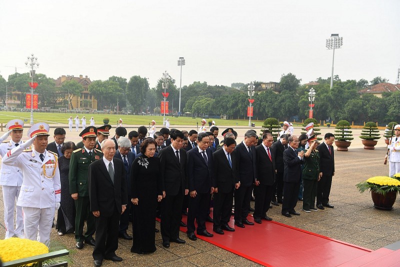 Lãnh đạo Đảng, Nhà nước viếng Chủ tịch Hồ Chí Minh và tưởng niệm các anh hùng liệt sĩ