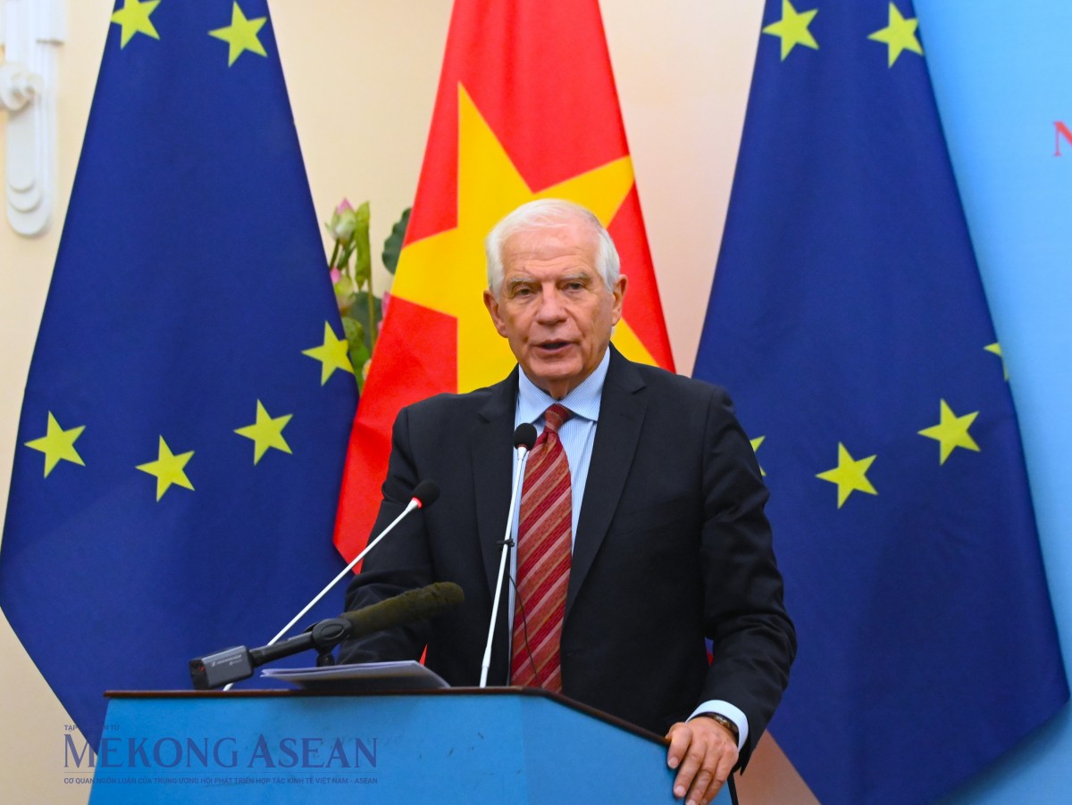 Bộ trưởng Ngoại giao Bùi Thanh Sơn họp báo với Phó Chủ tịch Ủy ban châu Âu Josep Borrell Fontelles