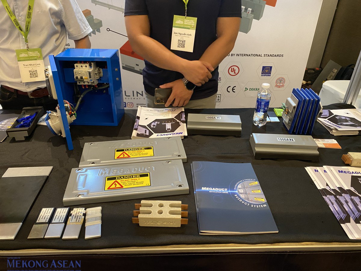 Trưng bày nhiều giải pháp, sản phẩm về điện cho trung tâm dữ liệu