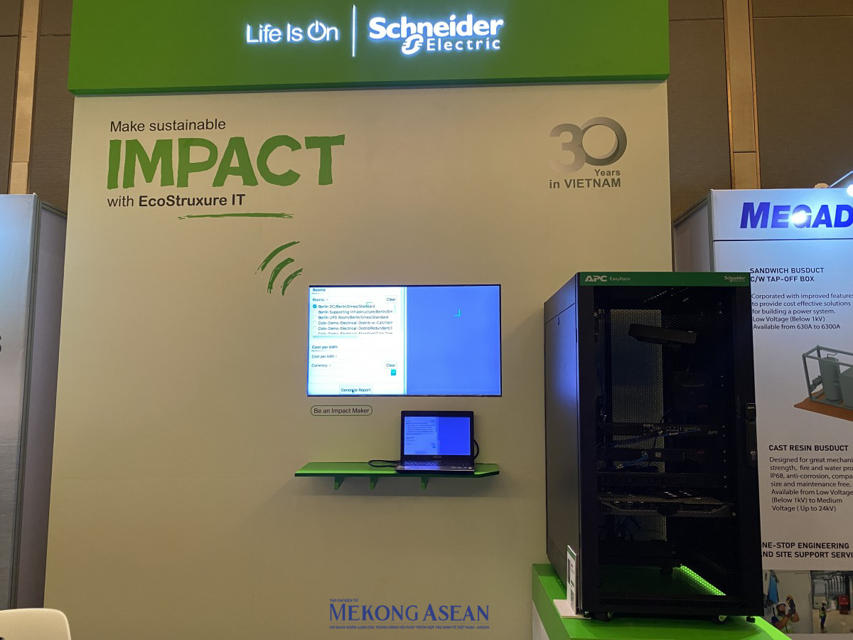Trưng bày nhiều giải pháp, sản phẩm về điện cho trung tâm dữ liệu