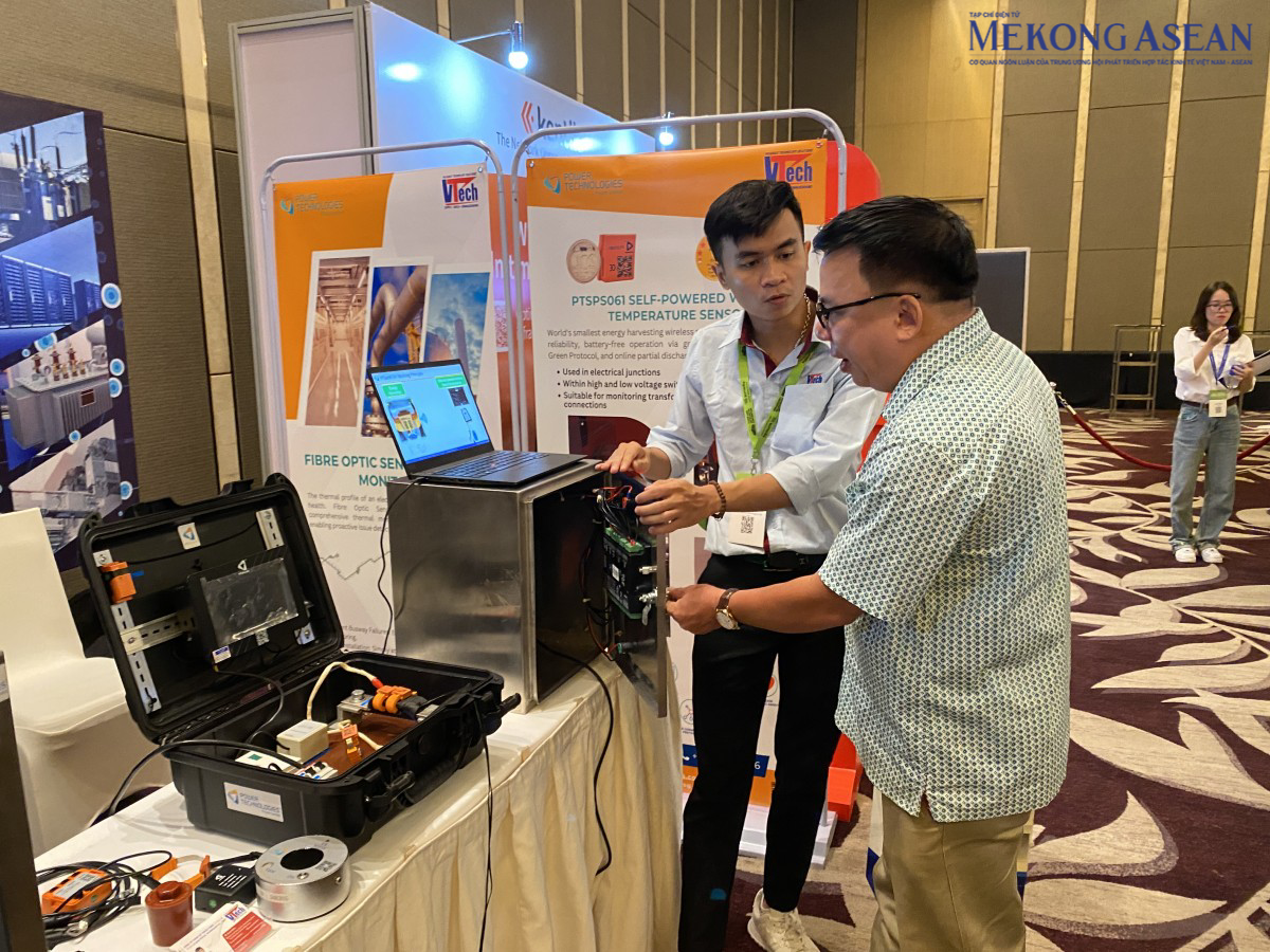 Trưng bày nhiều giải pháp, sản phẩm về điện cho trung tâm dữ liệu