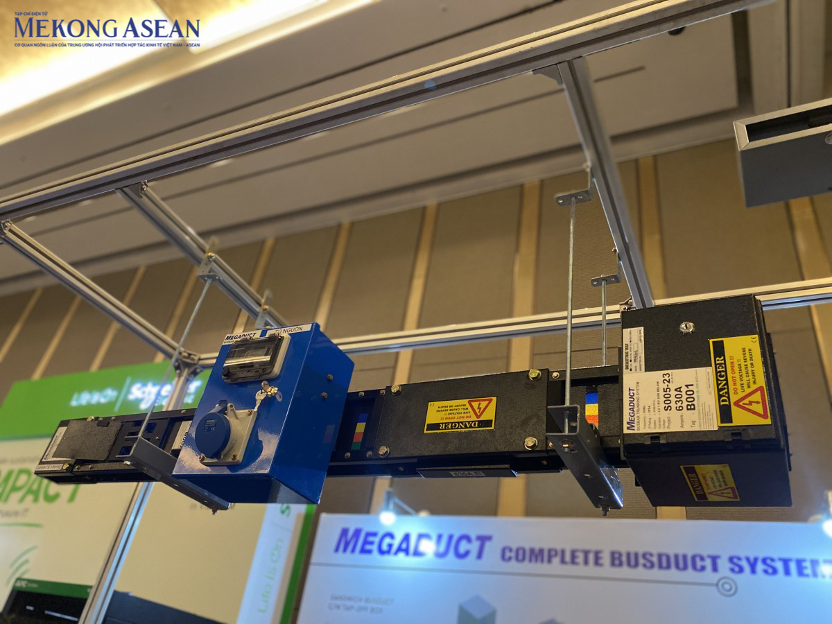 Trưng bày nhiều giải pháp, sản phẩm về điện cho trung tâm dữ liệu