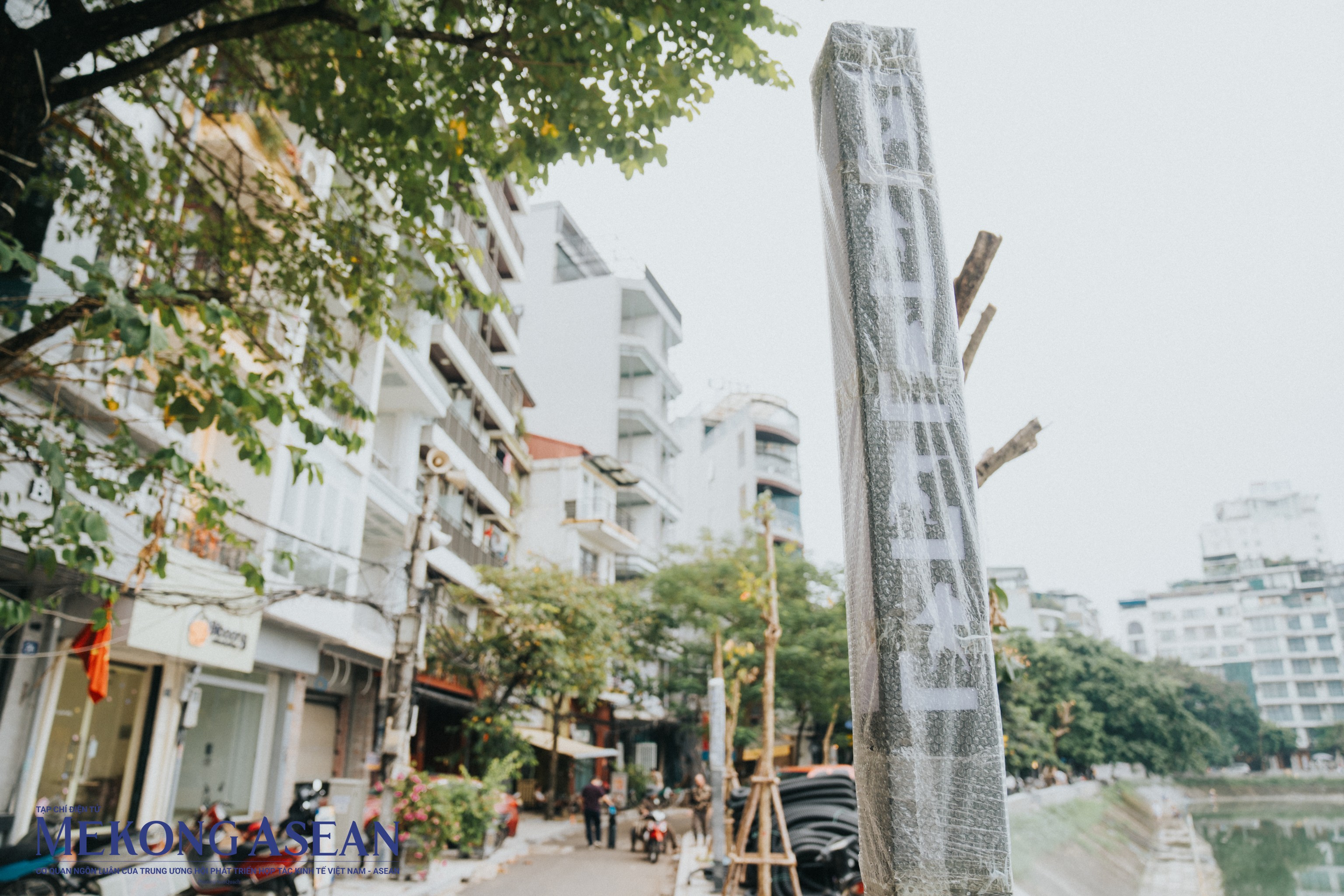 Hà Nội: Gấp rút hoàn thiện tuyến phố đi bộ cạnh hồ Ngọc Khánh Hà Nội: Gấp rút hoàn thiện tuyến phố đi bộ cạnh hồ Ngọc Khánh