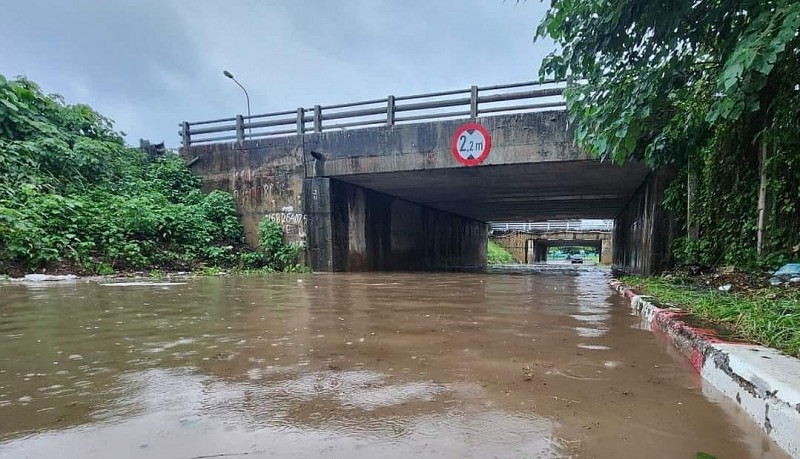 Hà Nội đóng cầu Long Biên, hạn chế lưu thông đường gom Đại lộ Thăng Long