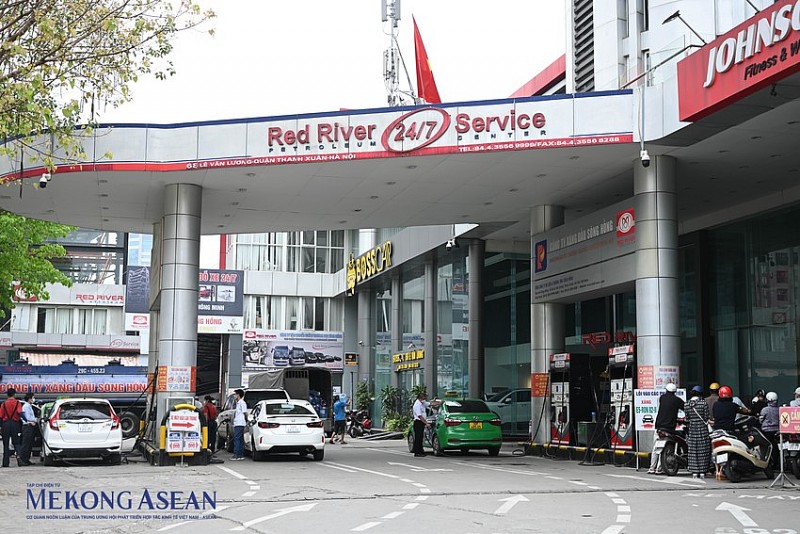 Giá xăng có thể tăng mạnh vào kỳ điều hành chiều mai