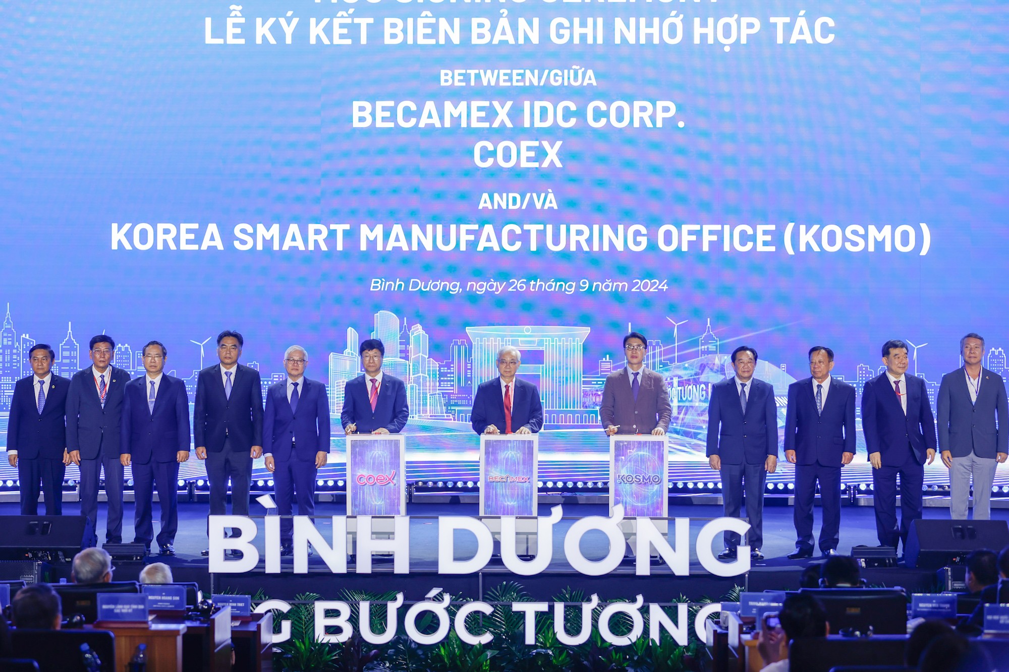 Lễ ký Biên bản ghi nhớ hợp tác giữa Becamex và Korea Smart - Ảnh: VGP