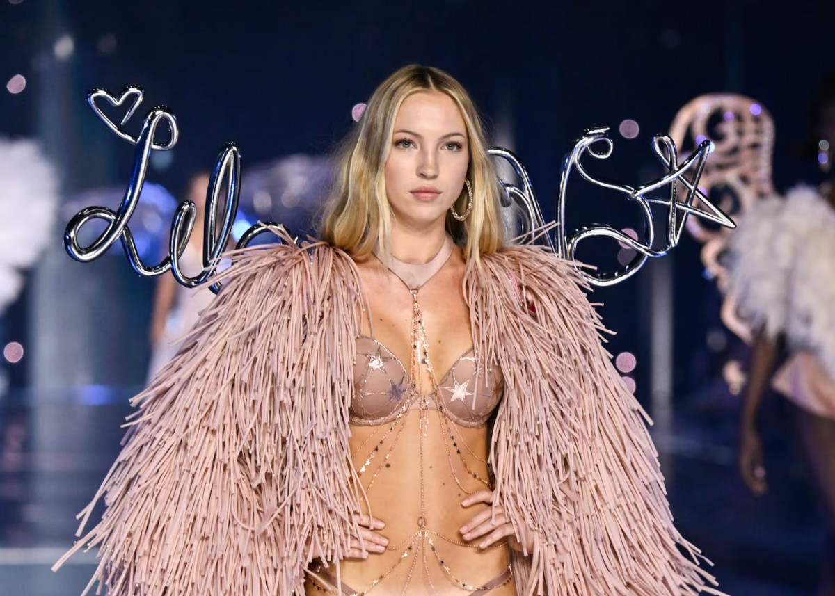 Show diễn Victoria's Secret quay trở lại sau nhiều năm tạm dừng