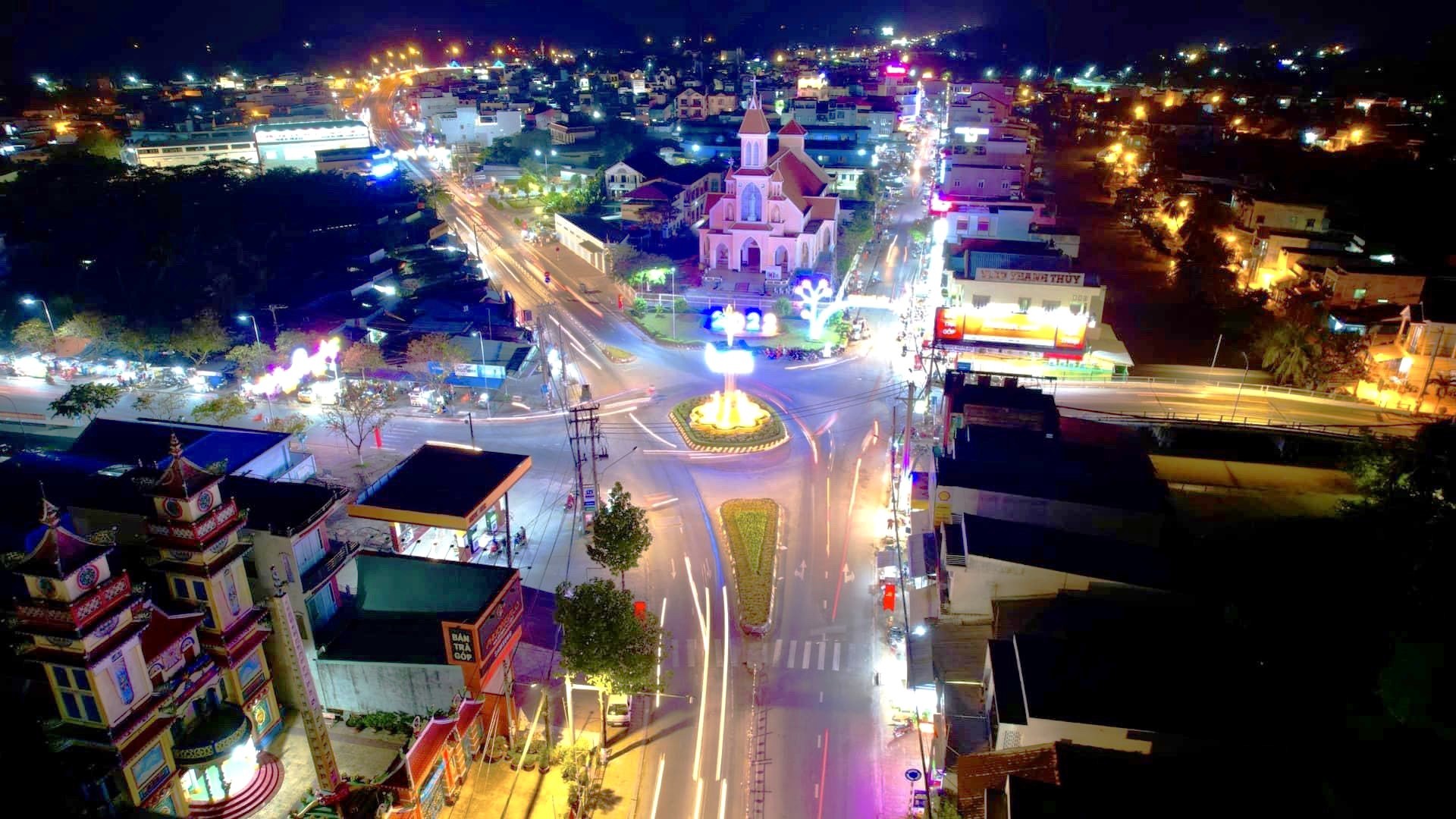 TP Ngã Bảy về đêm. Ảnh: Haugiang.gov.