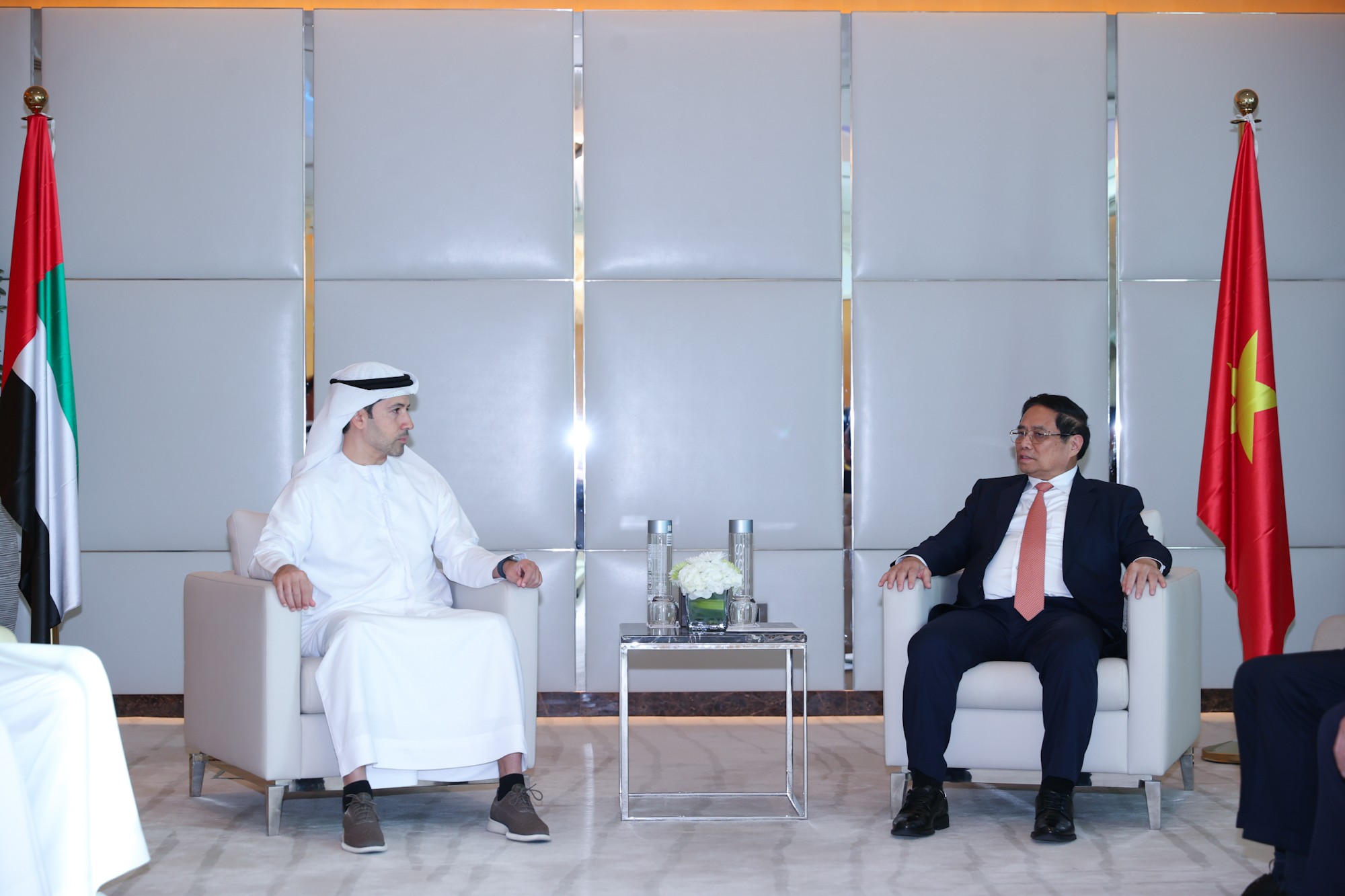 Thủ tướng Chính phủ Phạm Minh Chính tiếp Chủ tịch điều hành Trung tâm Tài chính Dubai Arif Amiri - Ảnh: VGP