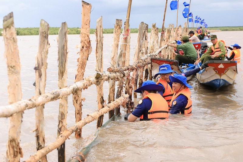 Vinamilk nhận loạt giải thưởng về quản trị và phát triển bền vững