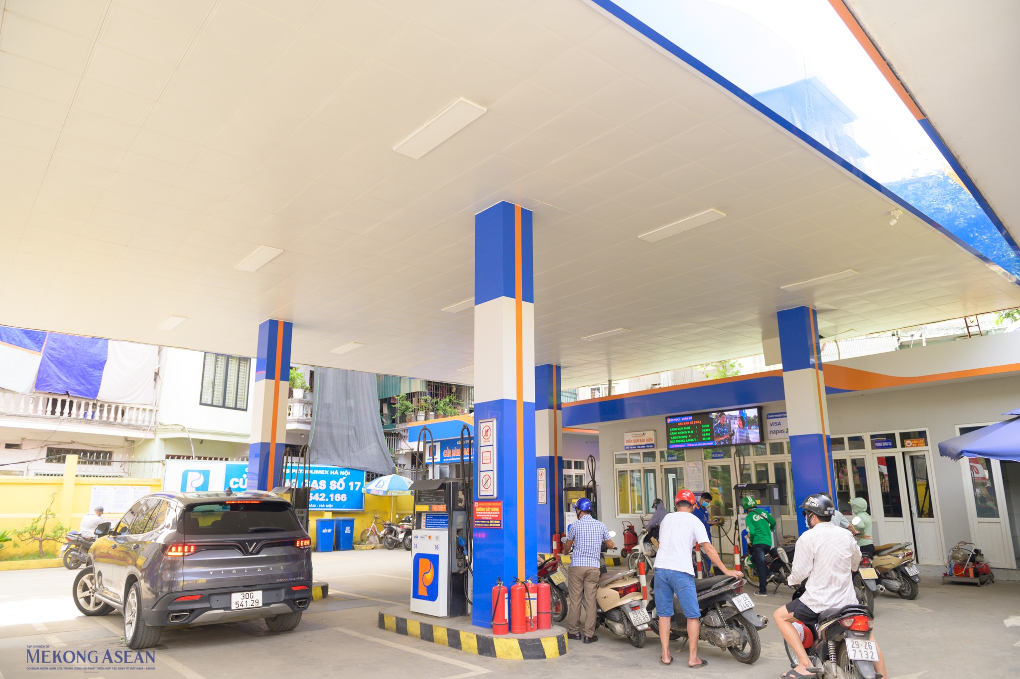 Giá xăng dầu đồng loạt giảm chiều 6/8