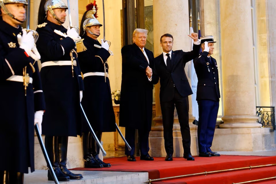 Ông Trump gặp Tổng thống Pháp và Ukraine tại Paris