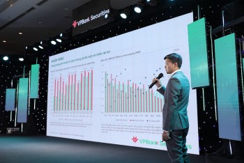 Chuyên gia nêu 8 nhóm ngành triển vọng tăng trưởng năm 2025