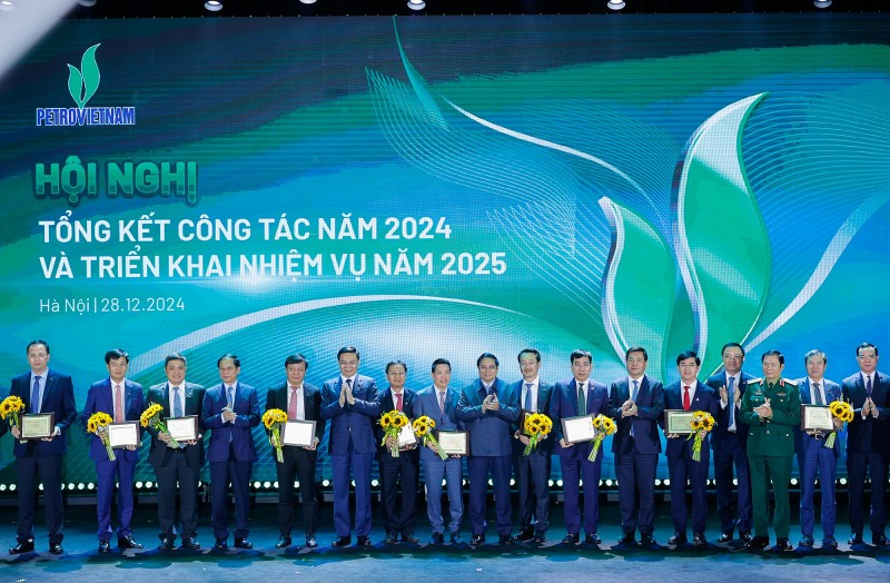 Thủ tướng: '2025 phải là năm bứt phá của Petrovietnam'