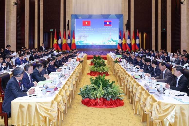 Dành ưu tiên cao nhất cho việc củng cố và phát triển quan hệ Việt - Lào