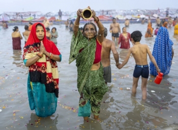 400 triệu tín đồ Hindu ở Ấn Độ sẽ thực hiện nghi lễ tắm sông