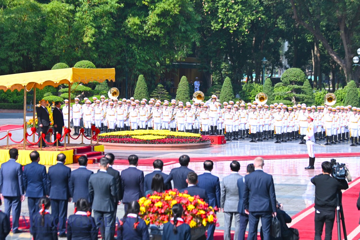 Thủ tướng Phạm Minh Chính chủ trì lễ đón Thủ tướng Nga Mikhail Mishustin