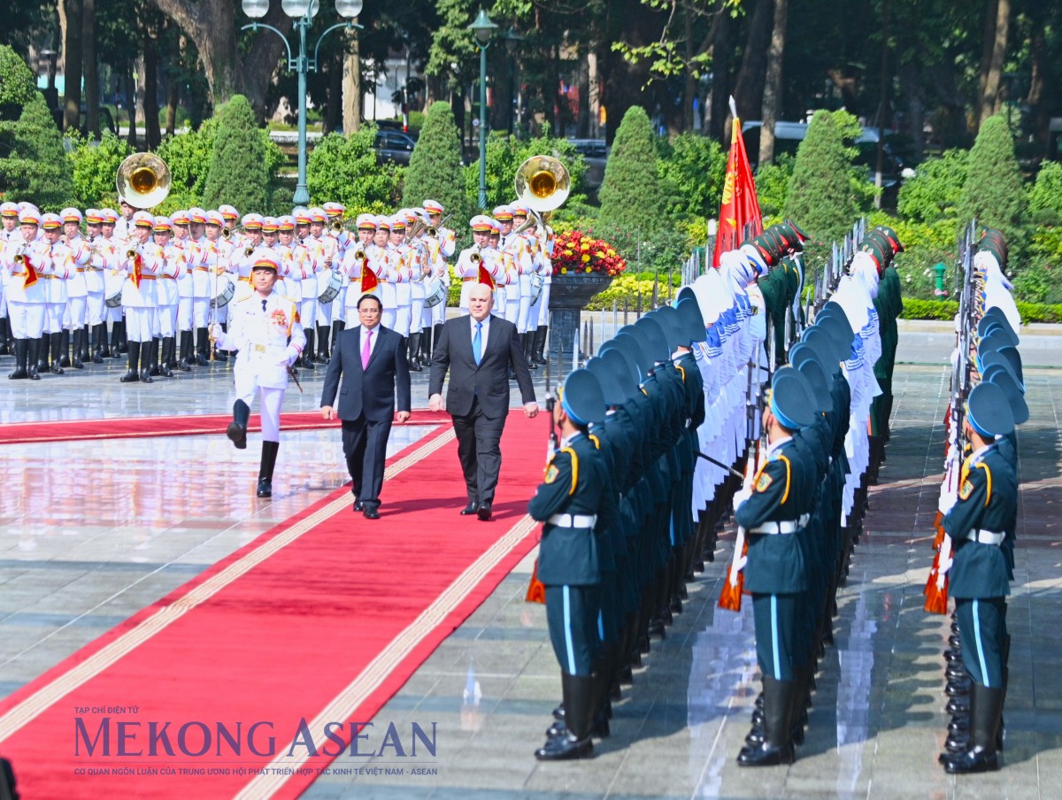 Thủ tướng Phạm Minh Chính chủ trì lễ đón Thủ tướng Nga Mikhail Mishustin