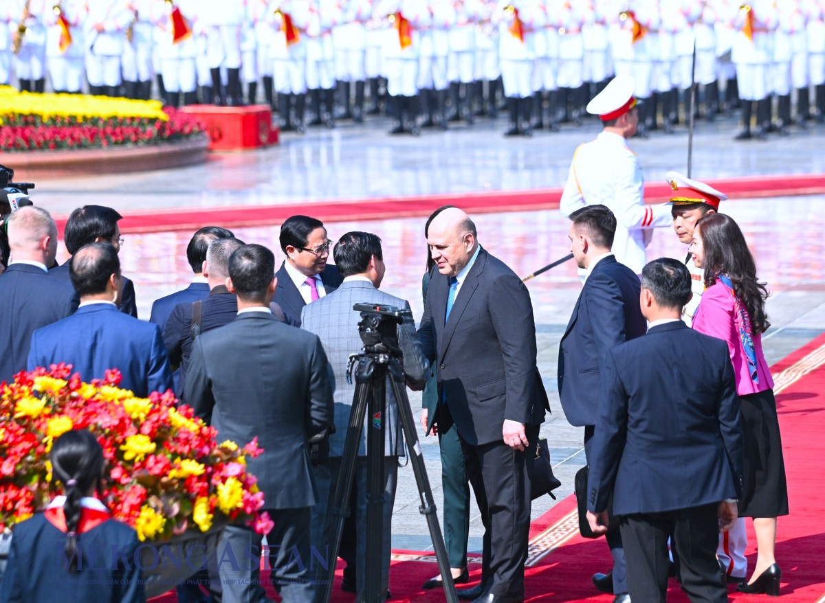 Thủ tướng Phạm Minh Chính chủ trì lễ đón Thủ tướng Nga Mikhail Mishustin