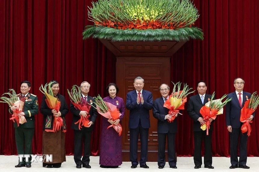 Bộ Chính trị, Ban Bí thư gặp mặt lãnh đạo, nguyên lãnh đạo Đảng, Nhà nước