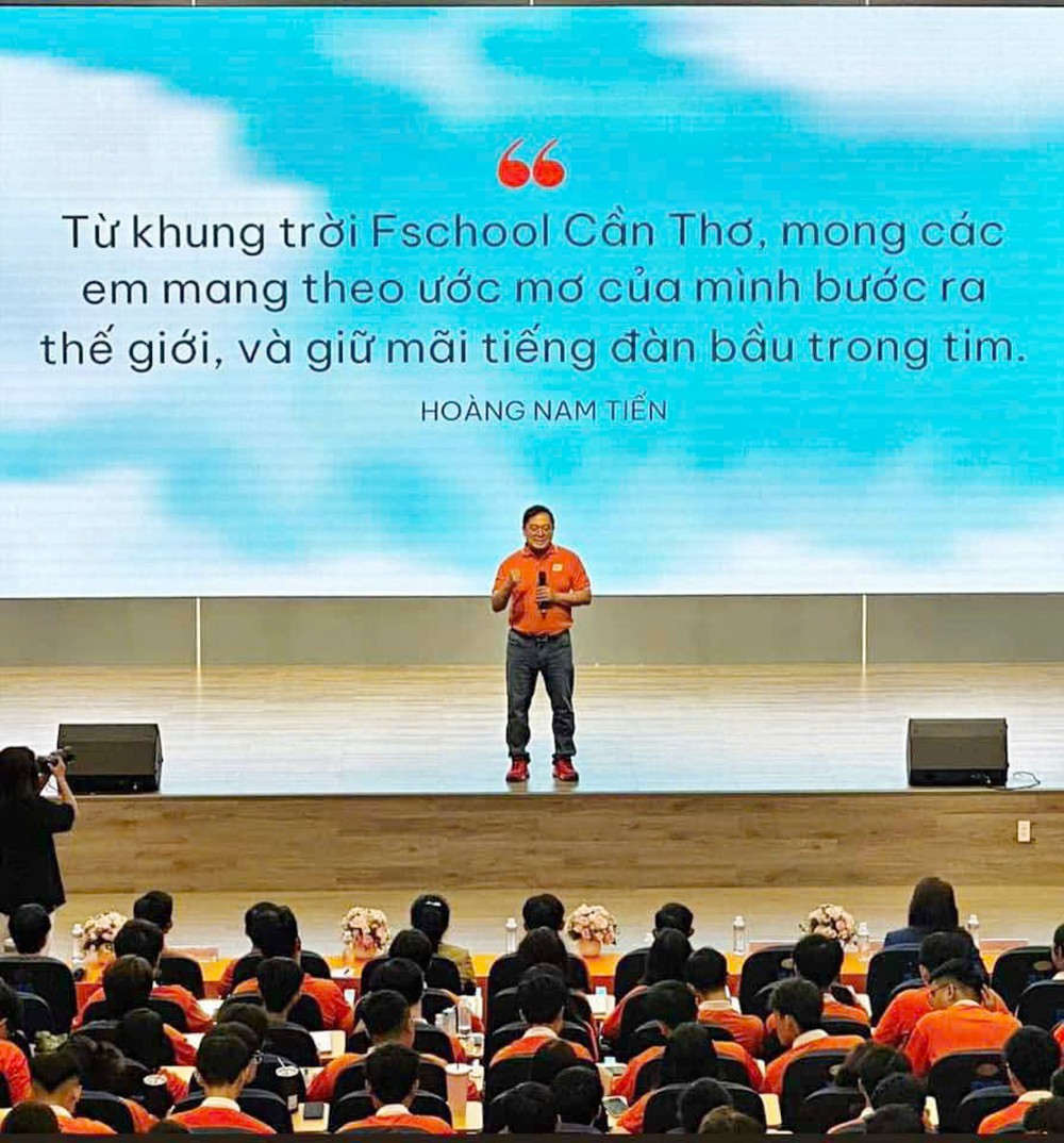 Người miền Bắc đắp đê, người miền Nam đón lũ