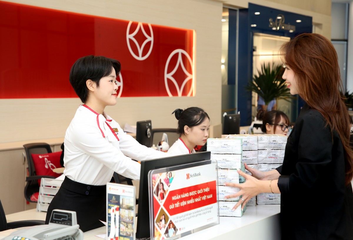 Nhân viên SeABank sắp được mua cổ phiếu SSB với giá 10.000 đồng Nhân viên SeABank sắp được mua cổ phiếu SSB với giá 10.000 đồng