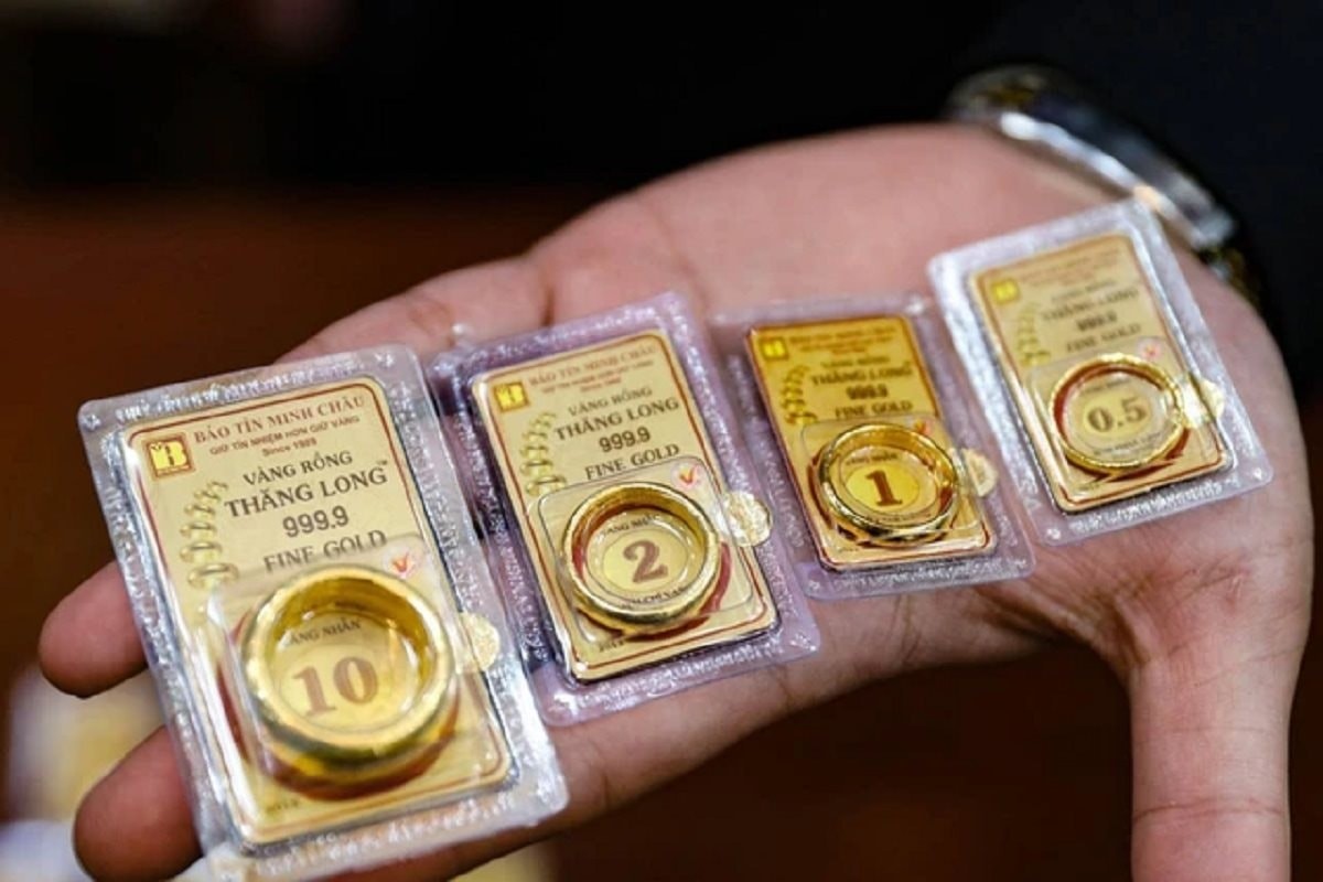 Giá vàng lao dốc, vàng miếng vẫn đắt hơn thế giới gần 15 triệu đồng/lượng