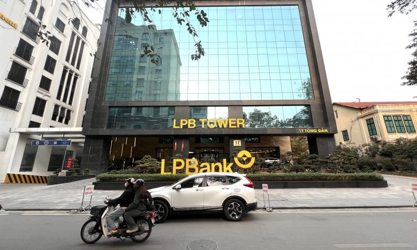 Một người tên Phạm Nhật Vượng mua vào gần 5% vốn điều lệ LPBank
