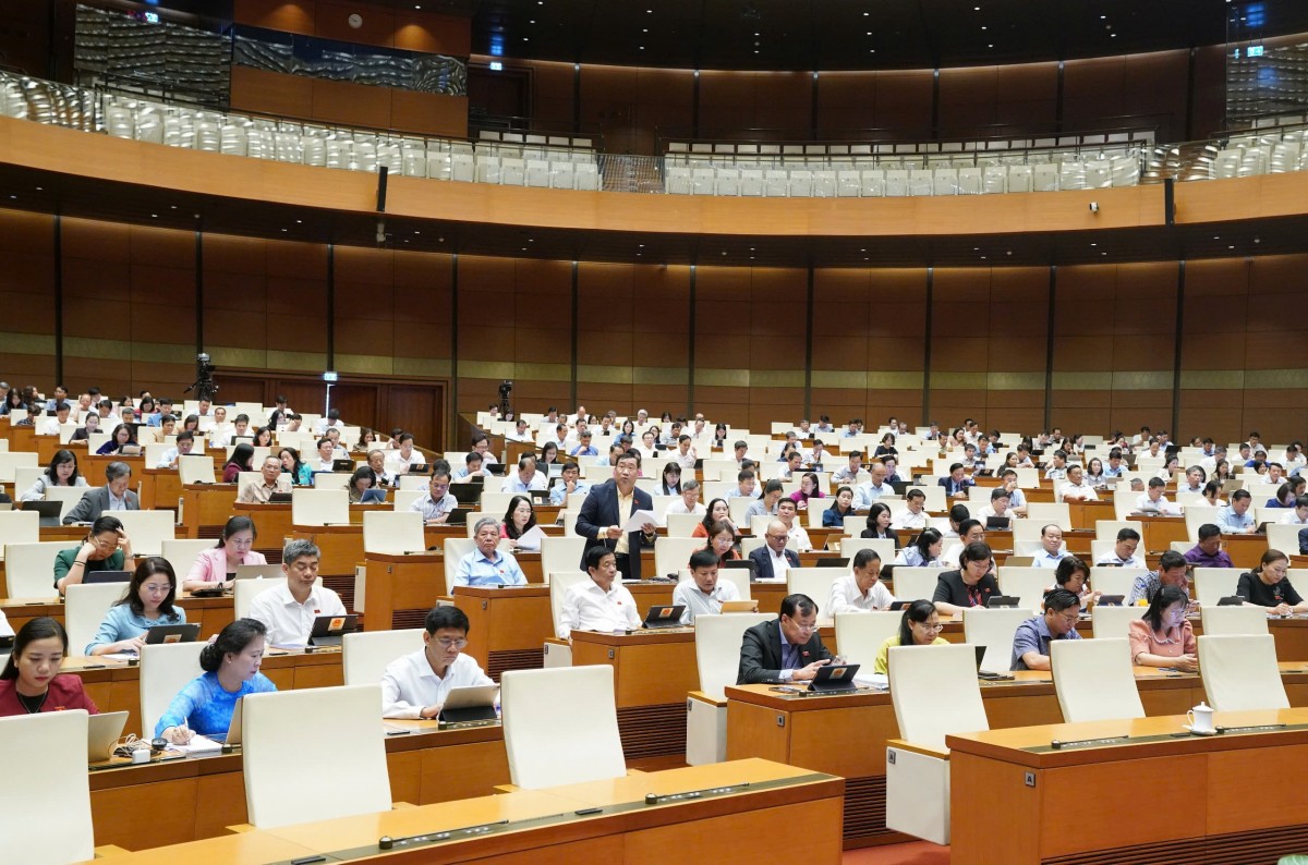 Đề xuất bị sa thải, buộc thôi việc vẫn được hưởng trợ cấp thất nghiệp