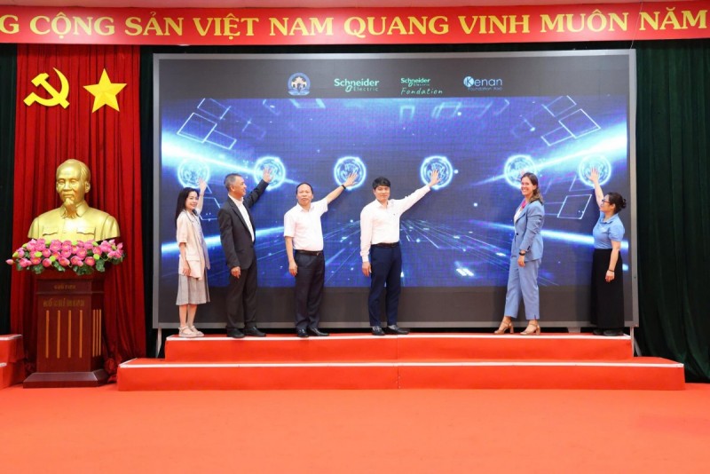 Schneider Electric thúc đẩy giáo dục môi trường và năng lượng bền vững tại Bắc Ninh
