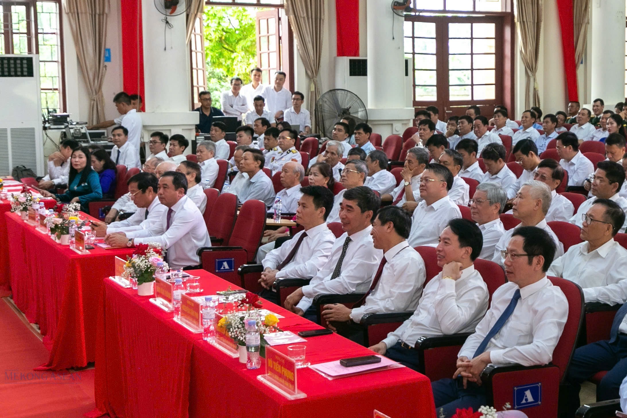 Các đại biểu dự lễ kỷ niệm.