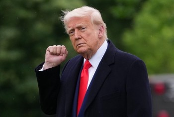 Tổng thống Trump tuyên bố áp thuế 50% với EU ngay tháng sau