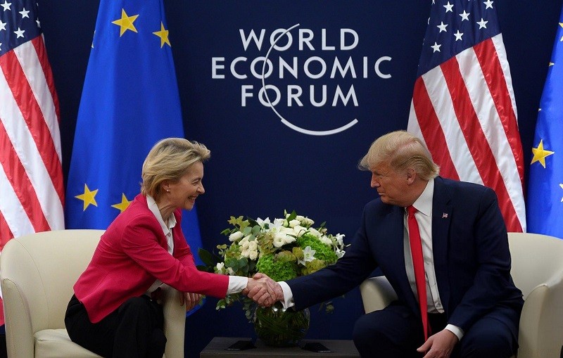 Bà Ursula von der Leyen và ông Donald Trump tại Thụy Sỹ tháng 1/2020. Ảnh: AFP