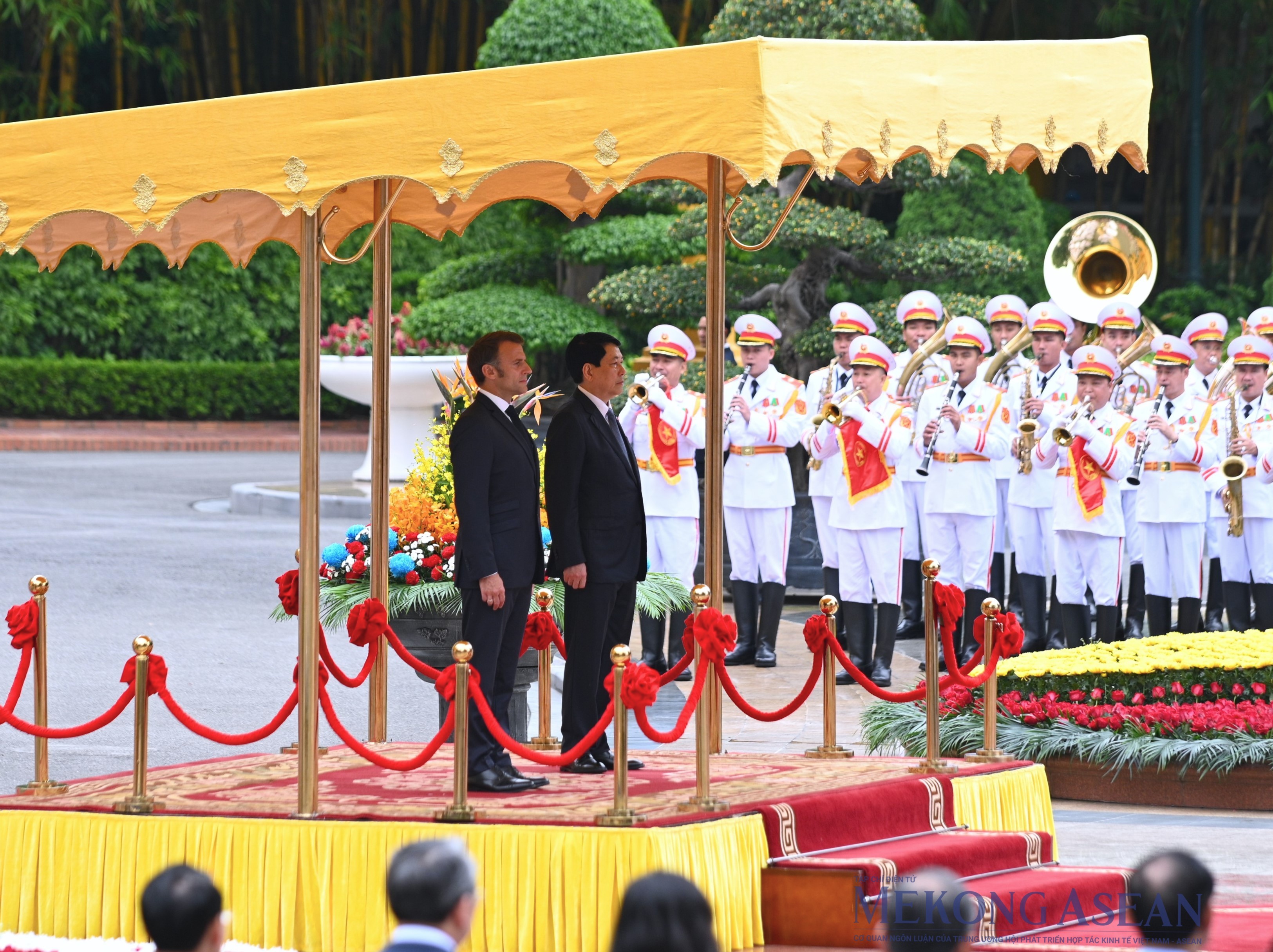 Chủ tịch nước Lương Cường chủ trì lễ đón Tổng thống Pháp