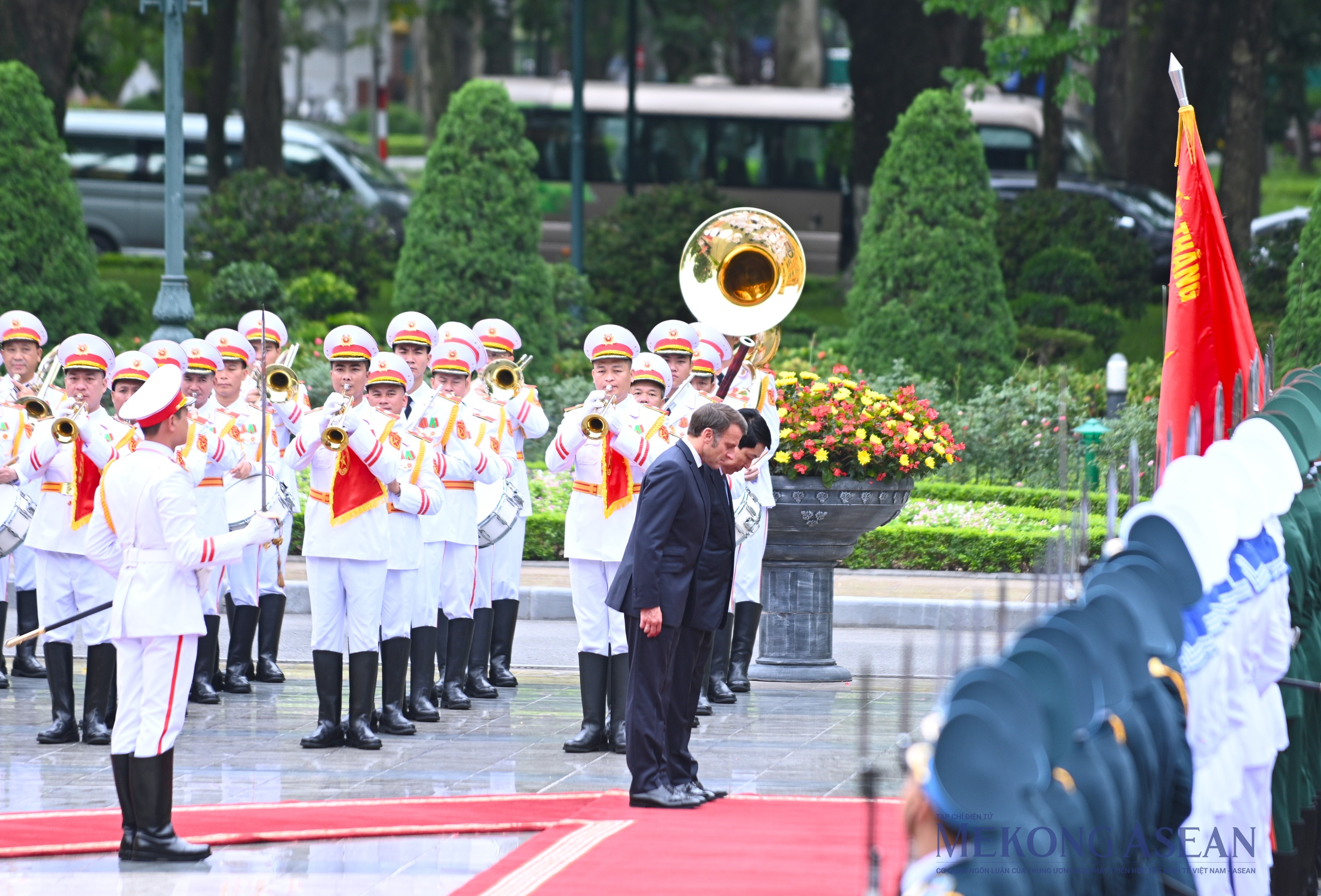 Chủ tịch nước Lương Cường chủ trì lễ đón Tổng thống Pháp