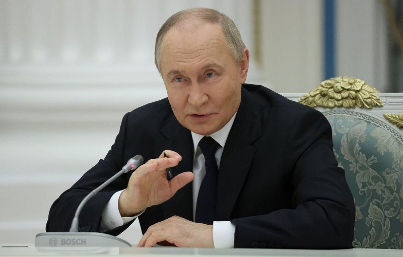 Ông Vladimir Putin trong cuộc gặp đại diện các doanh nghiệp Nga ngày 26/5. Ảnh: Getty