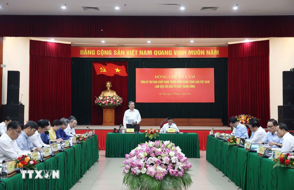 Tổng Bí thư Tô Lâm tới dự và chủ trì làm việc với Ban Tổ chức Trung ương. Ảnh: TTXVN.